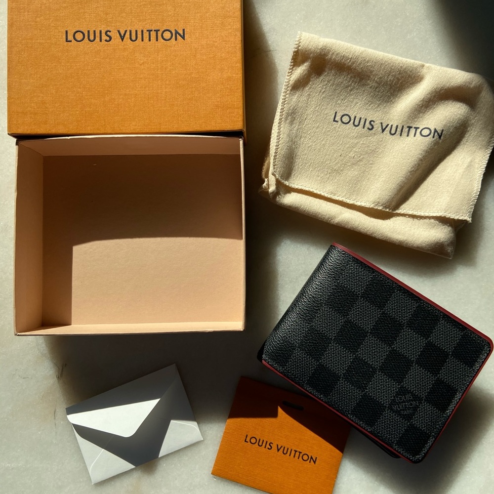 Louis Vuitton 5x6 wallet box with cloth
